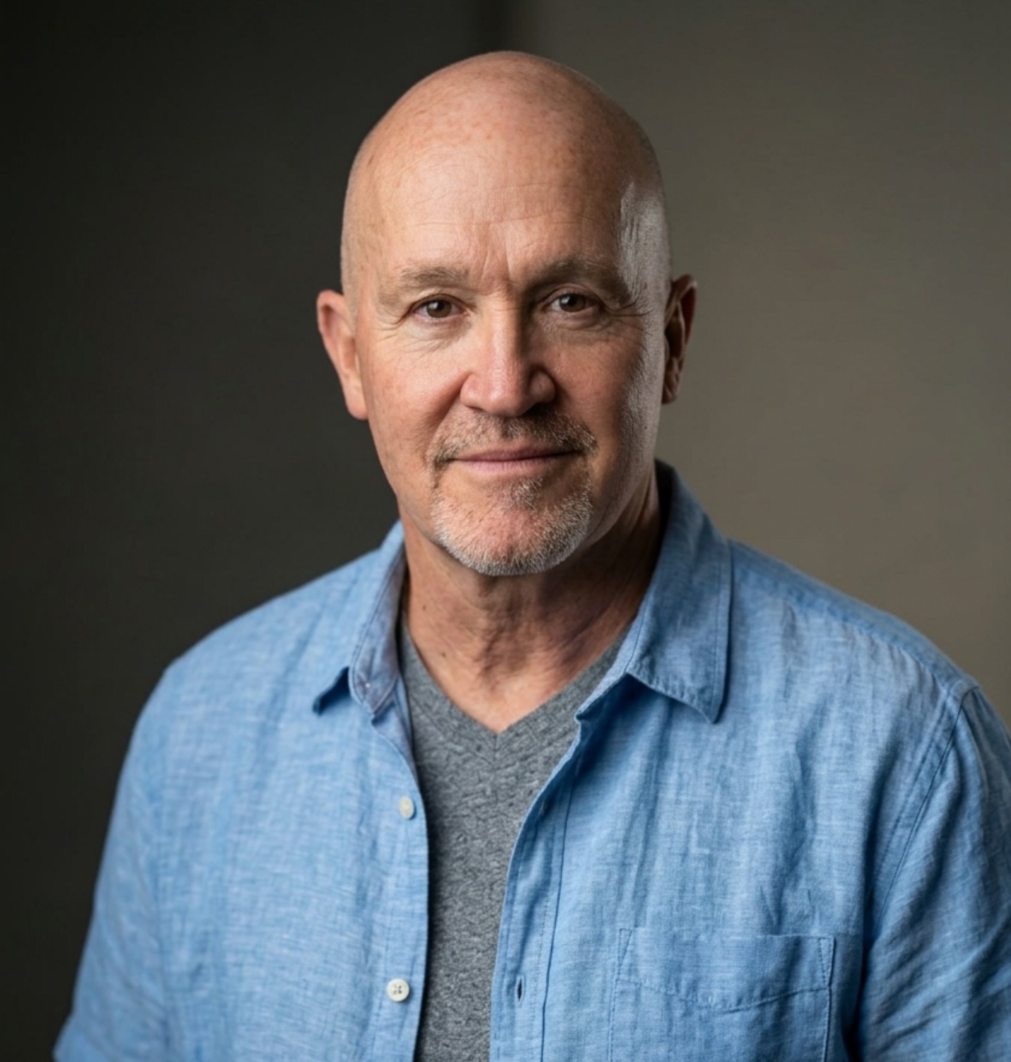 Portrait of author Ed Arnold